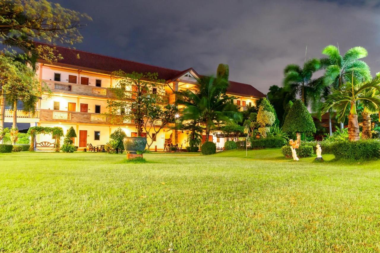 PN Gold Resort Bangsaen Exterior foto