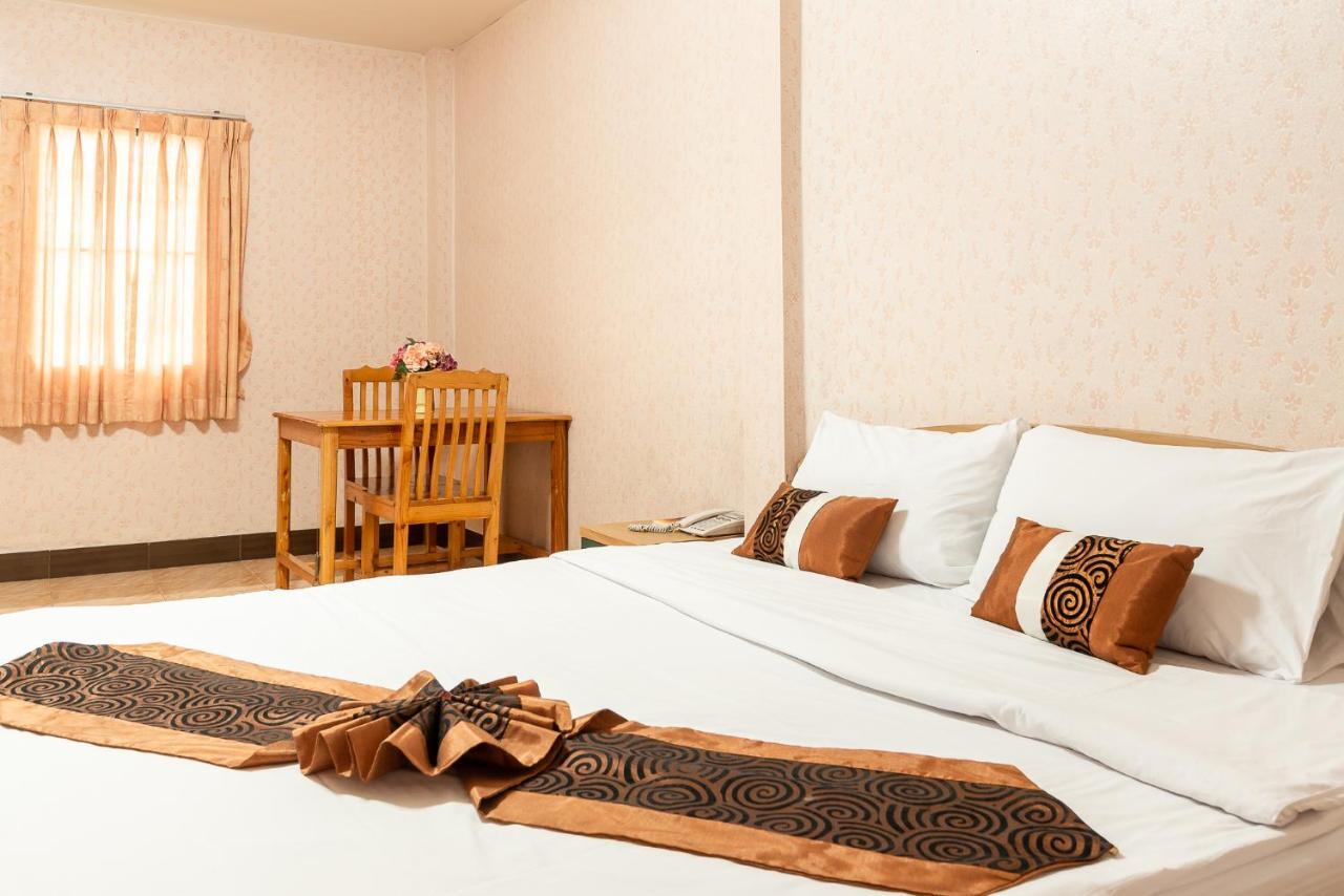 PN Gold Resort Bangsaen Exterior foto