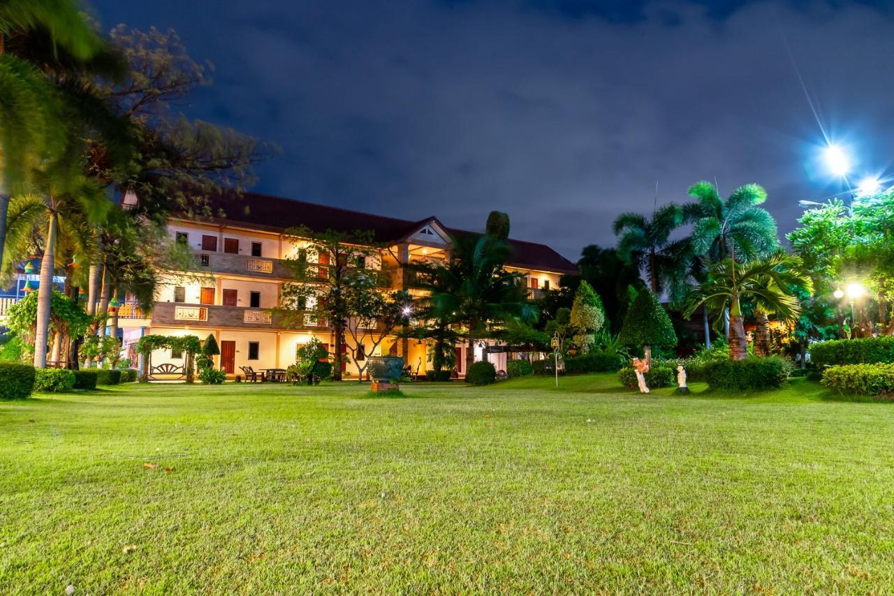 PN Gold Resort Bangsaen Exterior foto