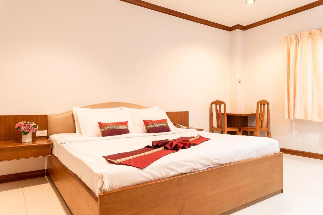 PN Gold Resort Bangsaen Exterior foto