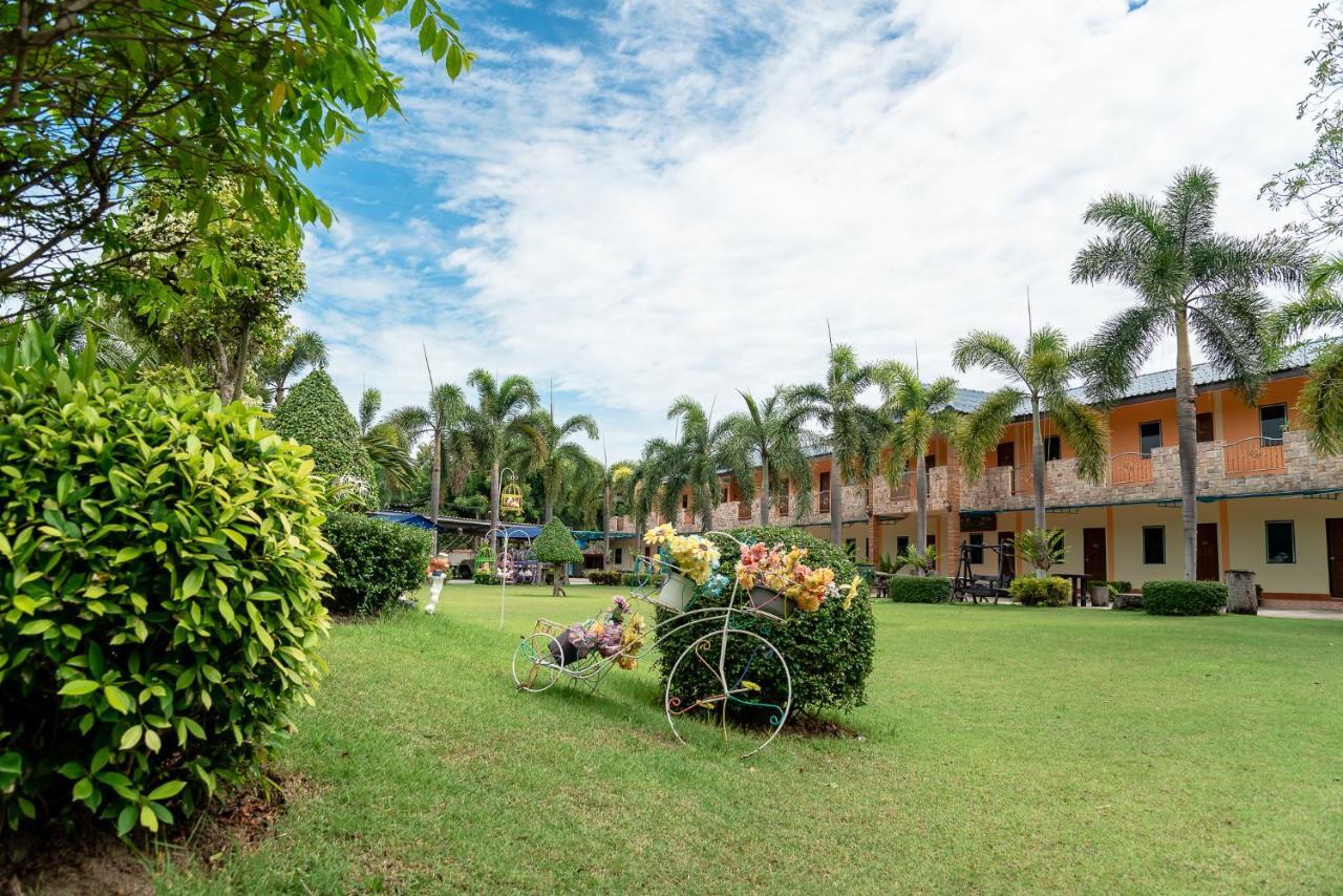 PN Gold Resort Bangsaen Exterior foto