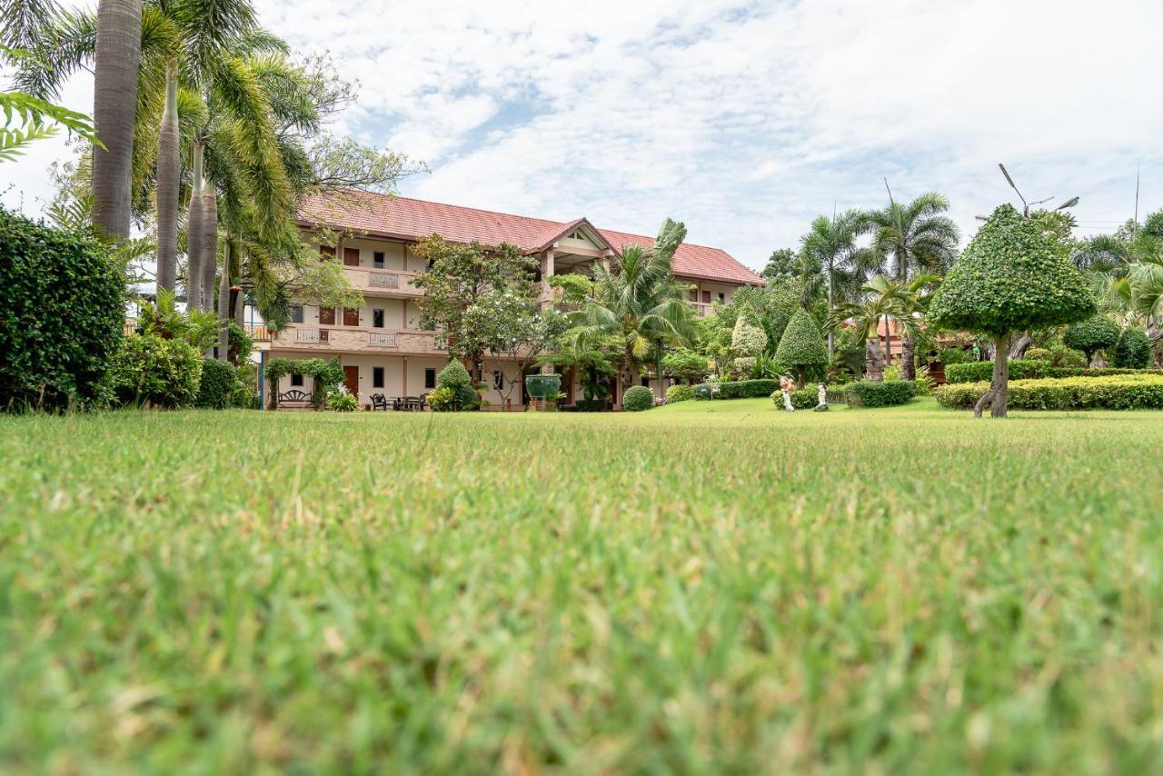 PN Gold Resort Bangsaen Exterior foto