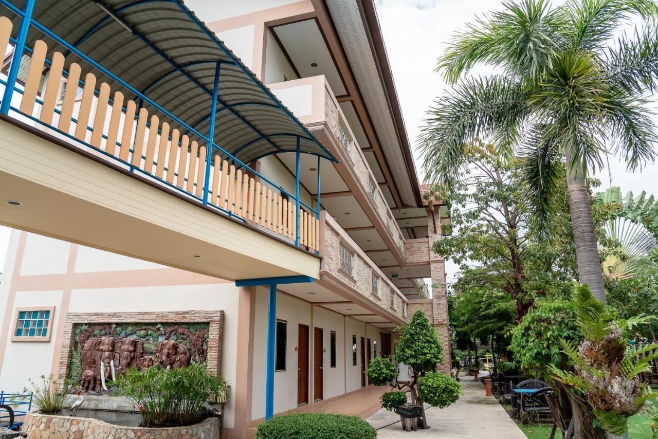 PN Gold Resort Bangsaen Exterior foto