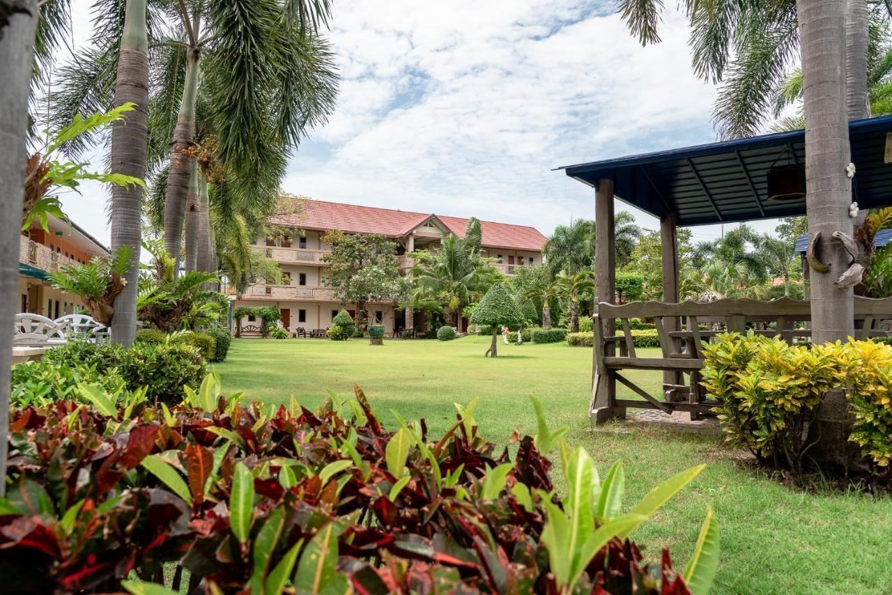 PN Gold Resort Bangsaen Exterior foto