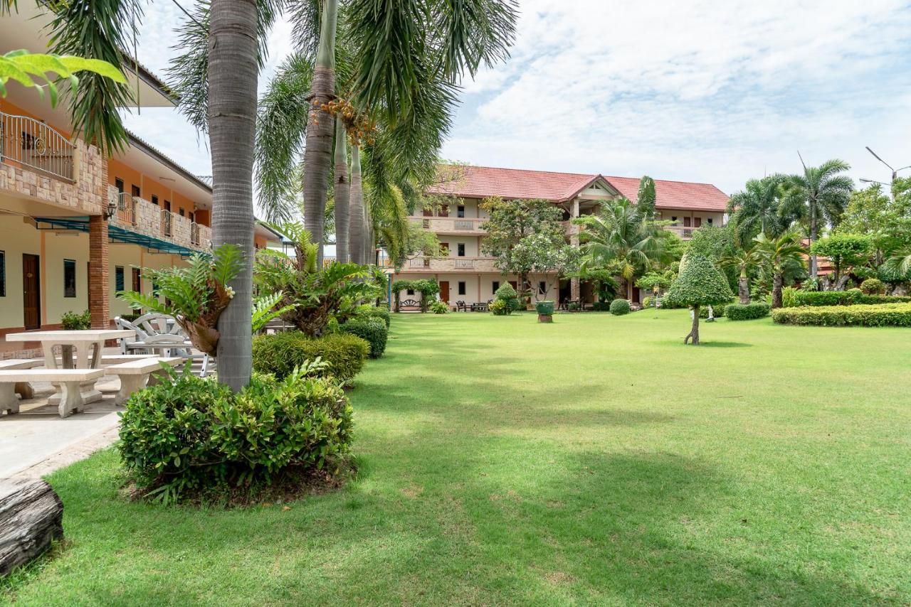 PN Gold Resort Bangsaen Exterior foto