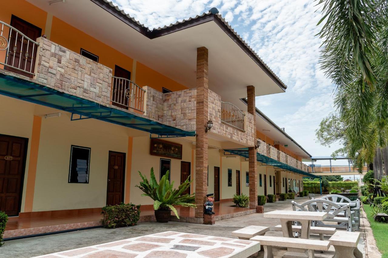PN Gold Resort Bangsaen Exterior foto